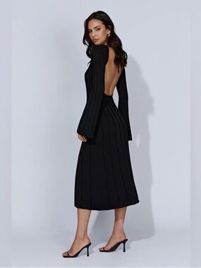 Meshki Juniper Flare Sleeve Knit Midi Dress Black M - Like New!